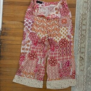 Zara Floral Patchwork Crochet-Hem Capri Pants in Pink & Cream